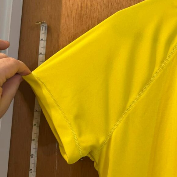 ❤️‍🔥❤️‍🔥🐻Size L - Danskin Now - Bright Yellow Short Sleeve Activewear Tee - Picture 3 of 5